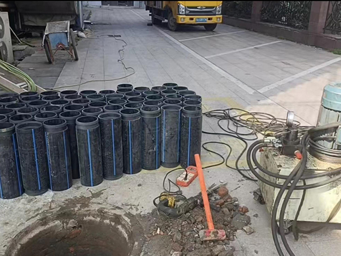 红花岗PE置换管厂家 DN315置换管 非开挖管短管置换